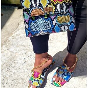New Womens snakeskin chain sandals & handbag set size 10